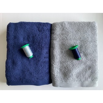 Ensemble bleu marine, gris clair