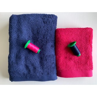 Ensemble bleu marine, fushia