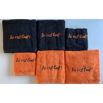 Maxi draps de bain mandarine et noir avec broderies personnalisés pour association
