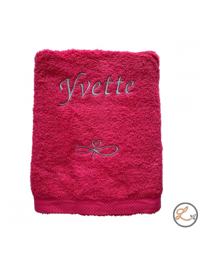 Serviette de bain fushia personnalisée prénom Yvette