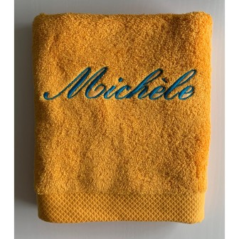 Serviette personnalisée prénom Michèle avec écriture script