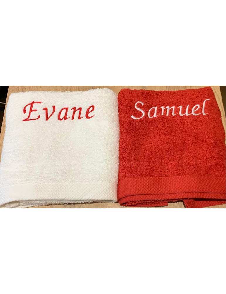 Duo de draps de bain blanc & rouge personnalisés prénom Evane & Samuel
